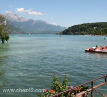 Renting a pedalo on Lake Annecy